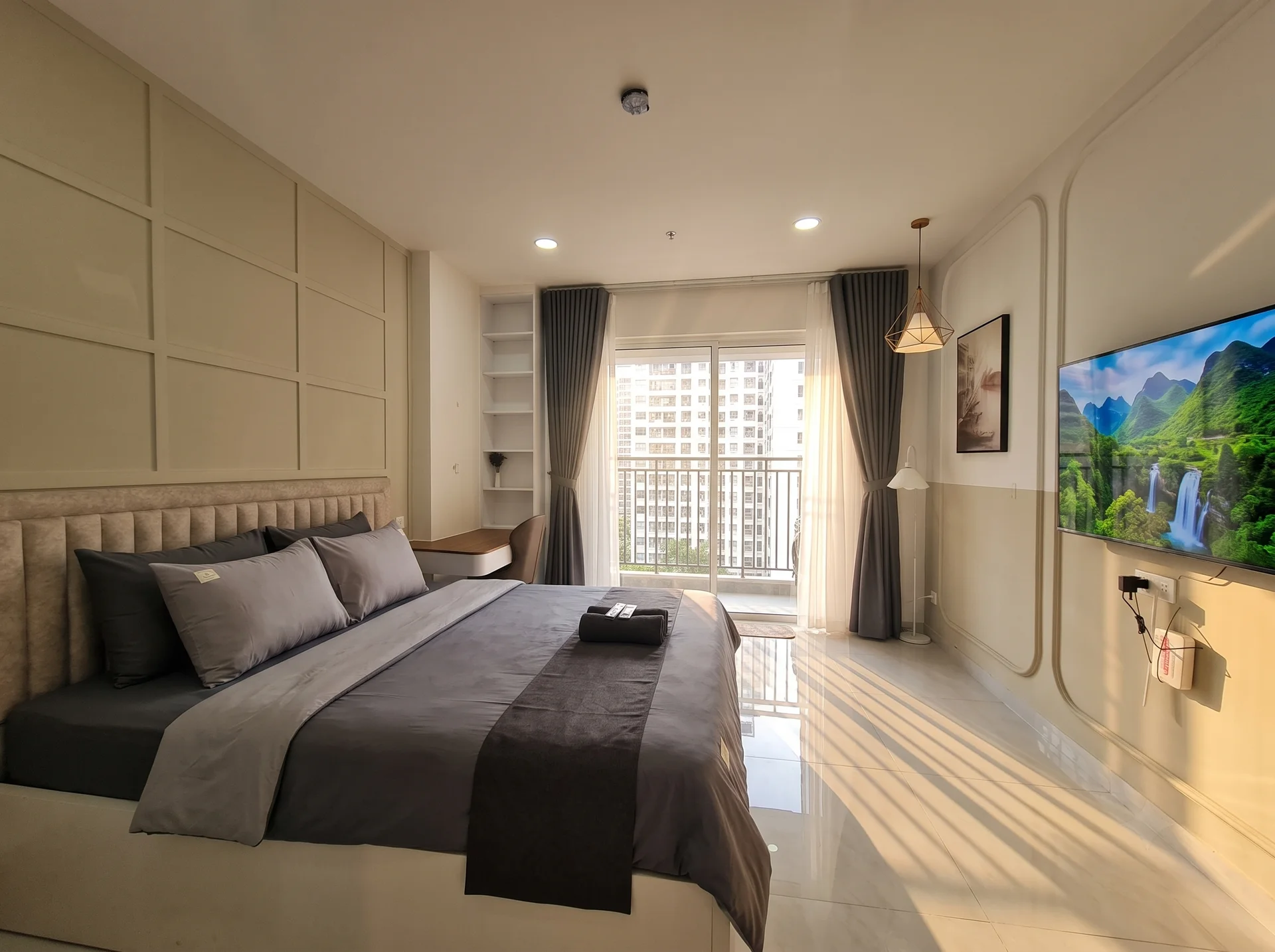 Căn hộ 1 phòng ngủ có ban công 2